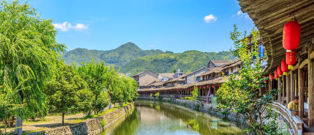 隨著人工智能的發展，新技術應用已經滲入到人們日常生活中的各行各業。以智能機器人來代替人工來處理重復而繁瑣的任務，不僅提高了工作效率和生產力，還大大節省了時間。